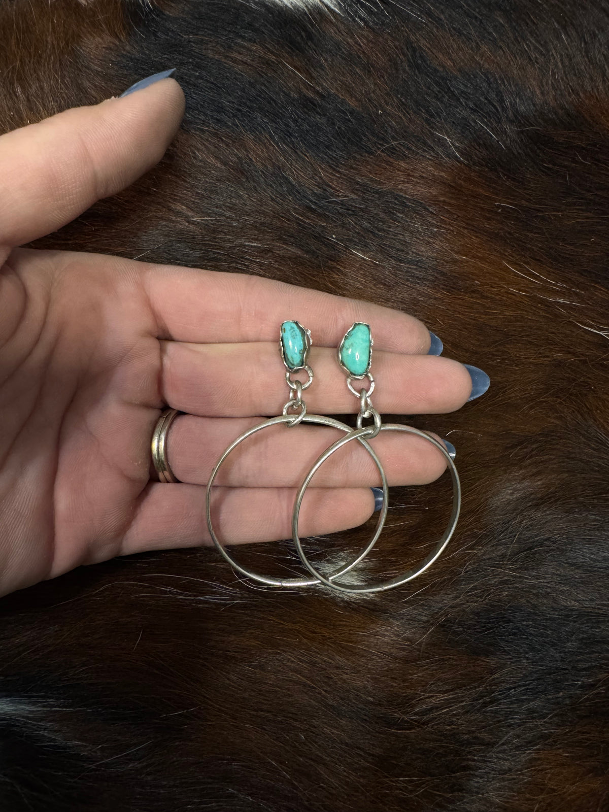 Hoops with turquoise stone