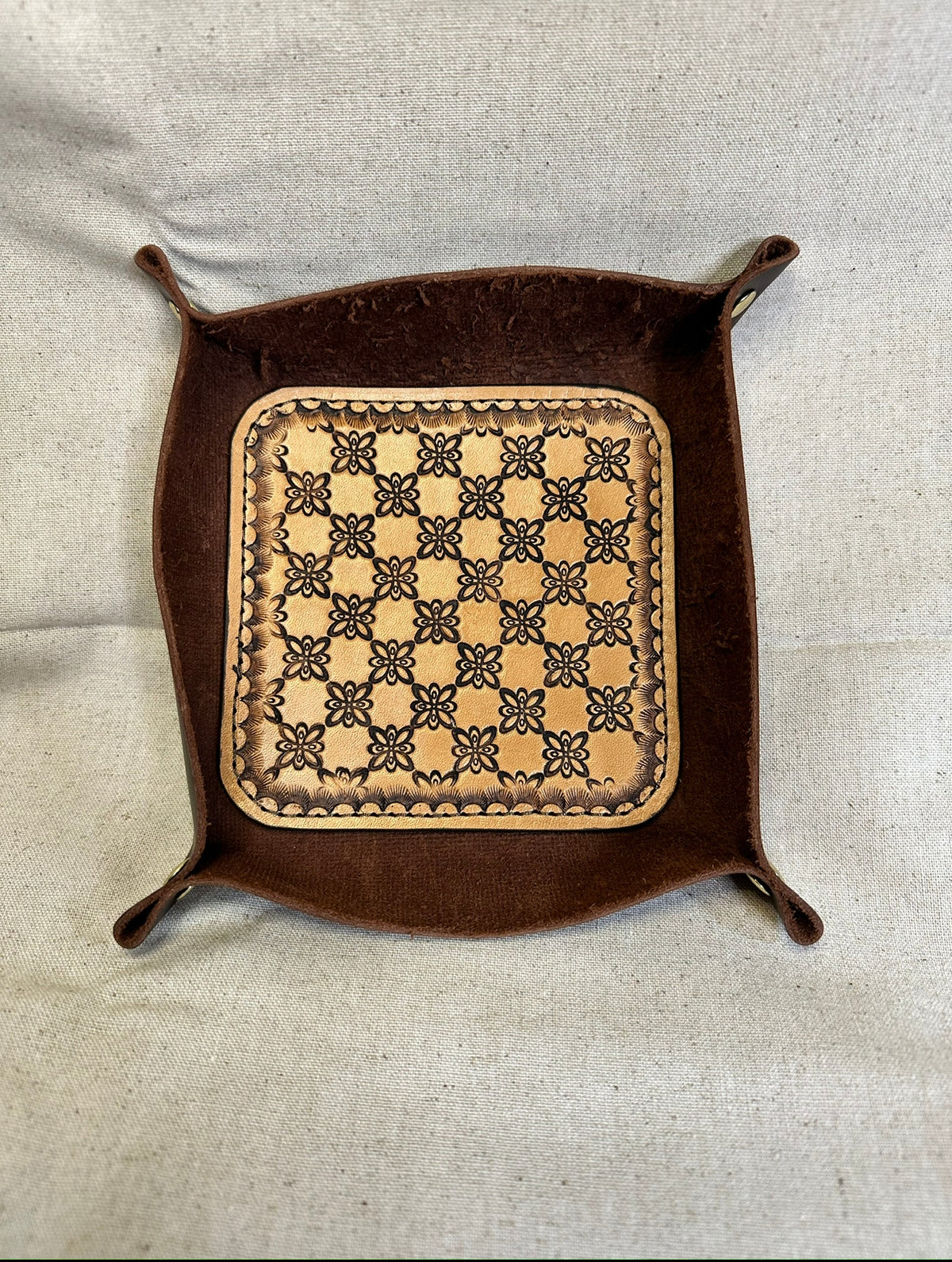 Oct 4 leather valet class
