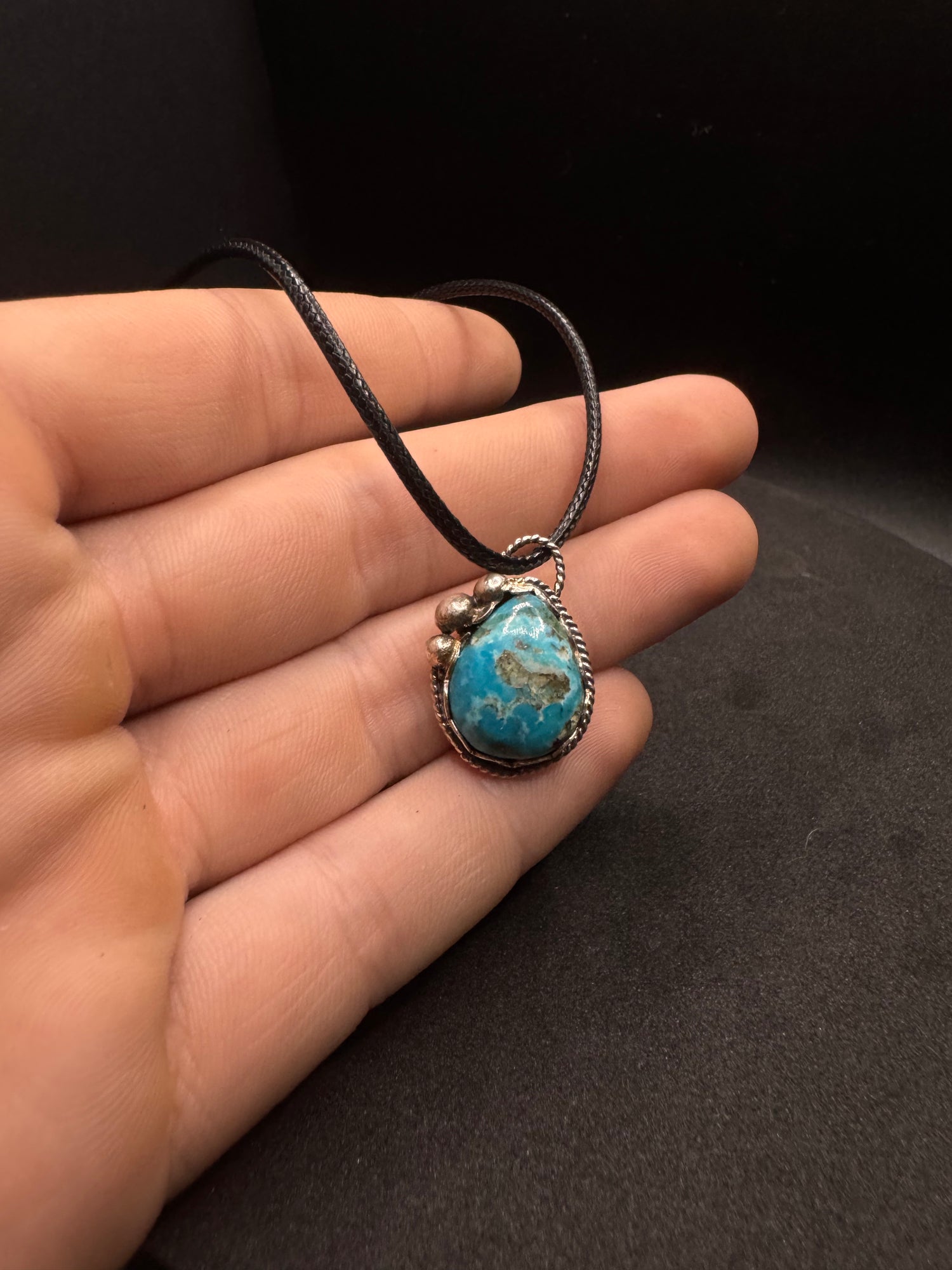 Teardrop pendant